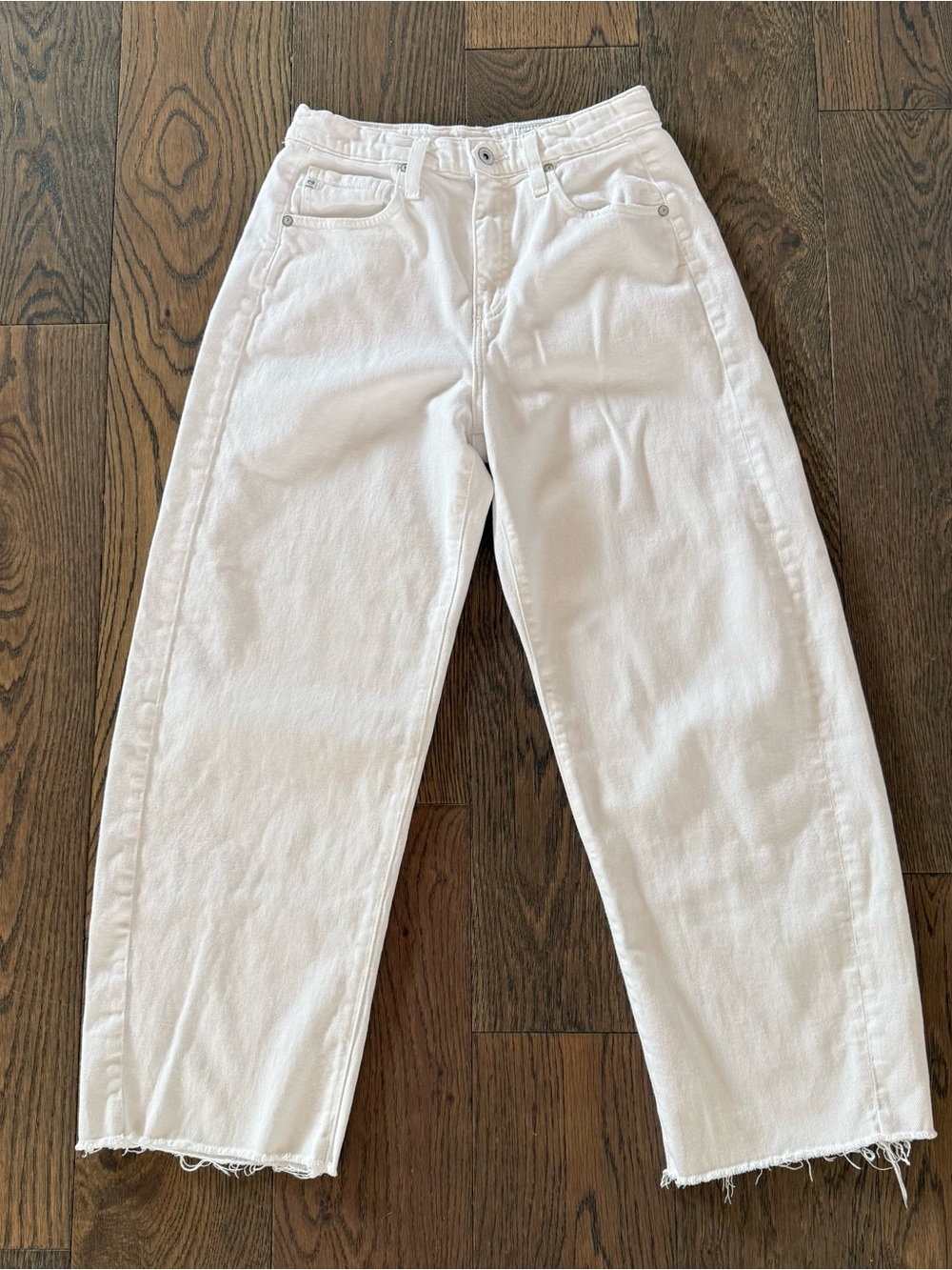 AG “Hattie” White Cropped Ankle Jeans - 24 - like new